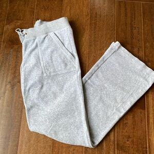 Juicy coutour light grey velour flare pants sz Sm with side pockets